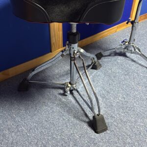 Tama HT530BC Drum Throne O/B – כיסא בורג טאמה עם מושב אוכף מתצוגה