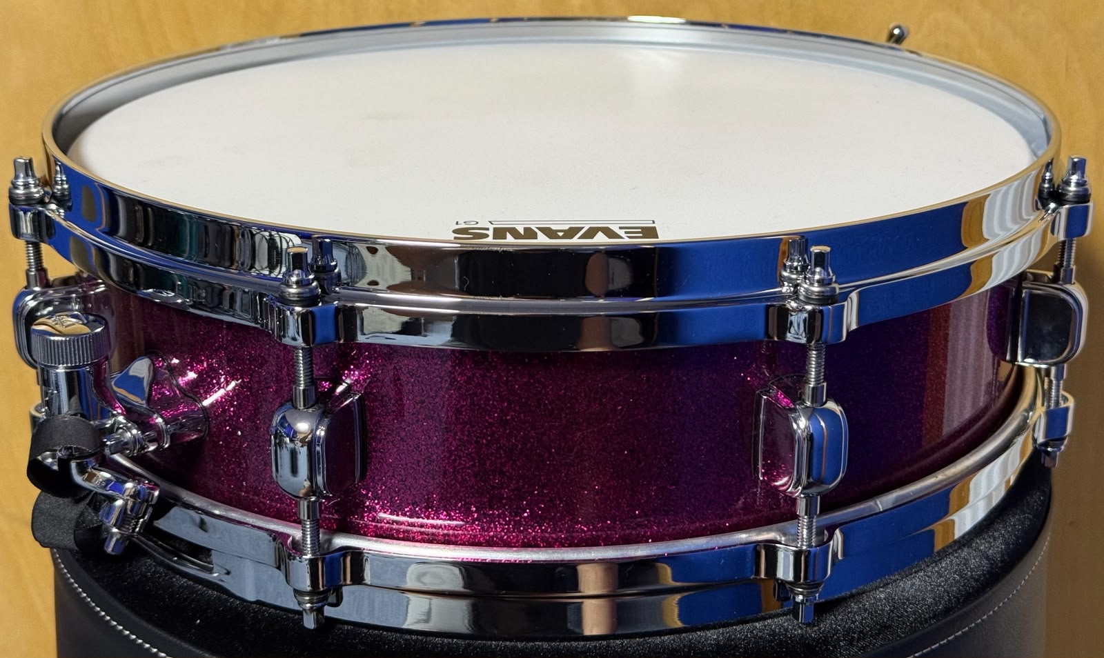 Tama Starclassic Bubinga Piccolo 14X3.8 Snare Drum Ultra Violet Sparkle Made In Japan (converted floor) W/case – סנר פיקולו טאמה סטארקלאסיק בובינגה תוצרת יפן עם קייס – תמונה 2
